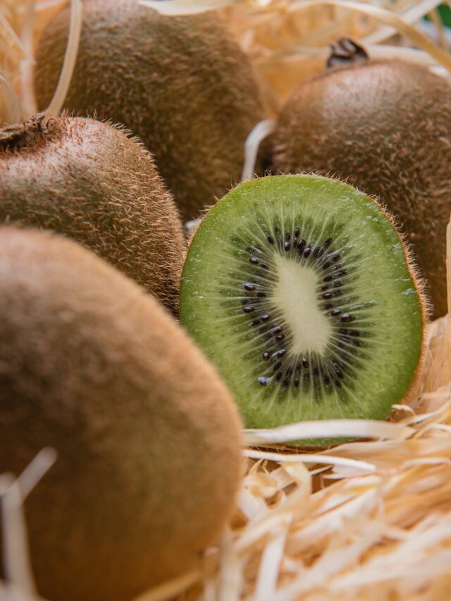 Top 10 Health Benefits of Kiwi Fruit